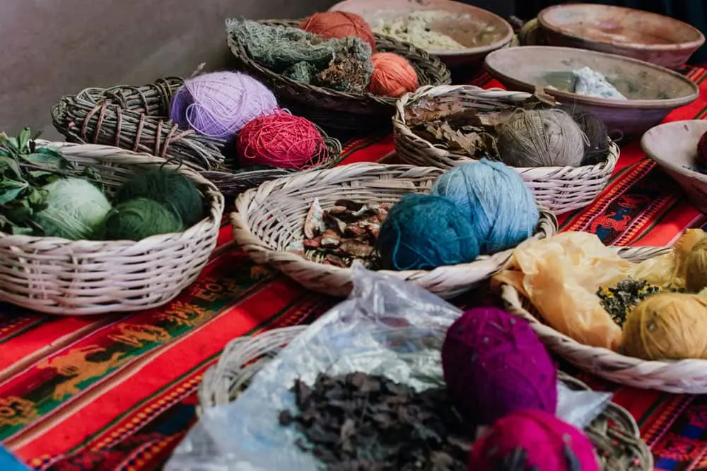 Natural textile dyes and traditional fibers used in indigenous communities in Ecuador